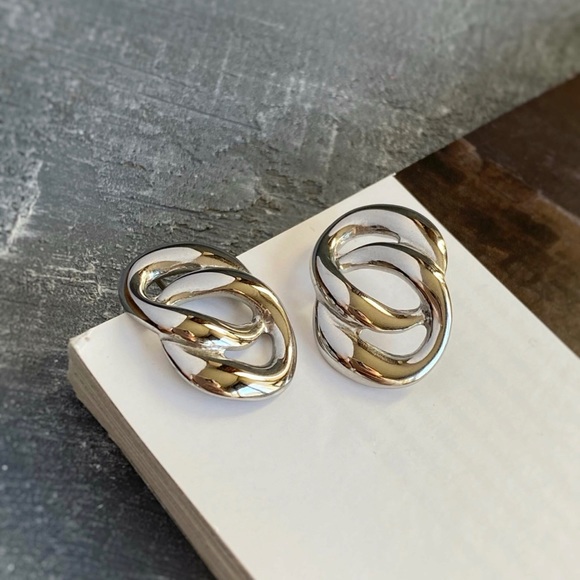 LAST ONE Stud Earrings Platinum Plated Silver Color Chain Model Modern Earrings - Picture 3 of 9